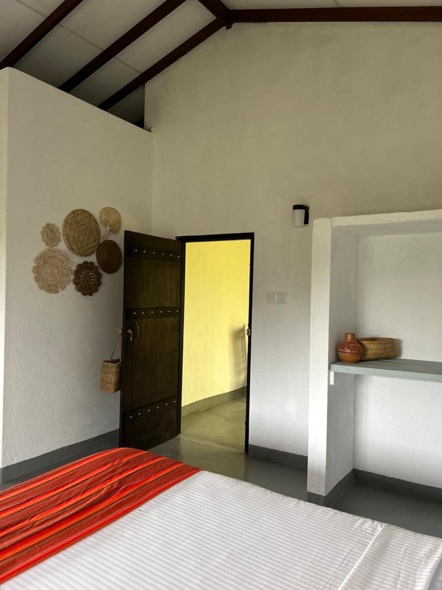 One Bhakthi Hotell Ahangama Exteriör bild