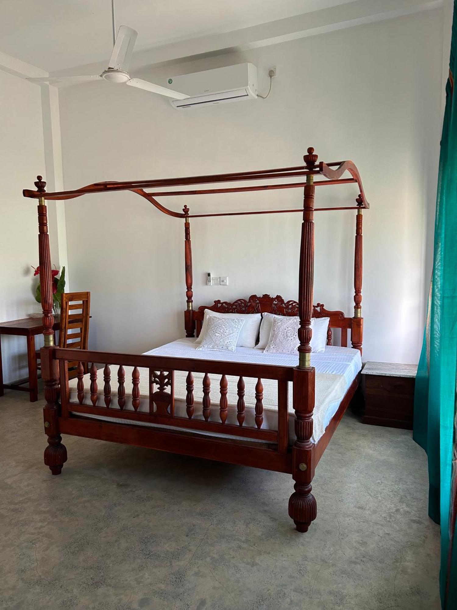 One Bhakthi Hotell Ahangama Exteriör bild