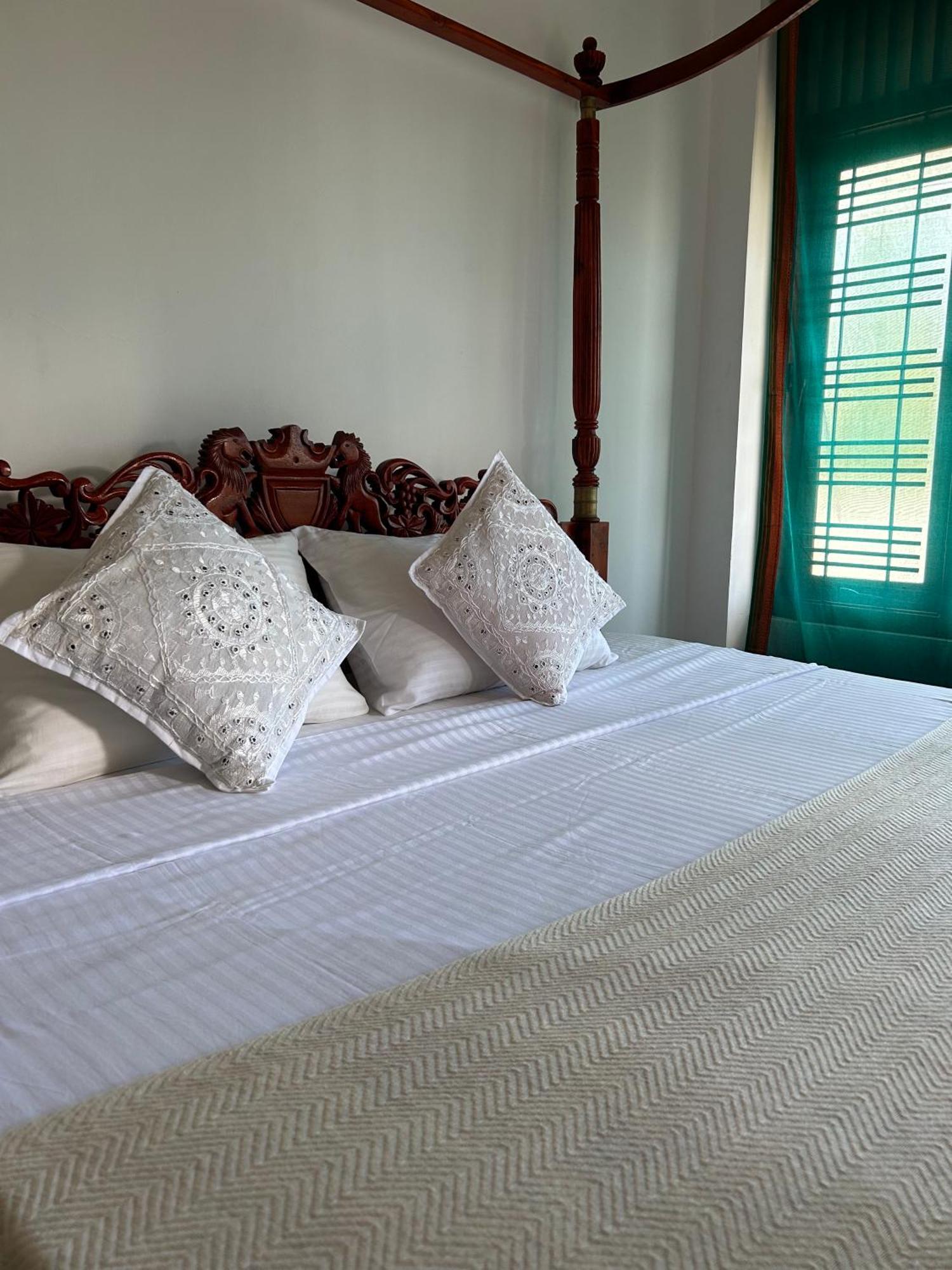 One Bhakthi Hotell Ahangama Exteriör bild