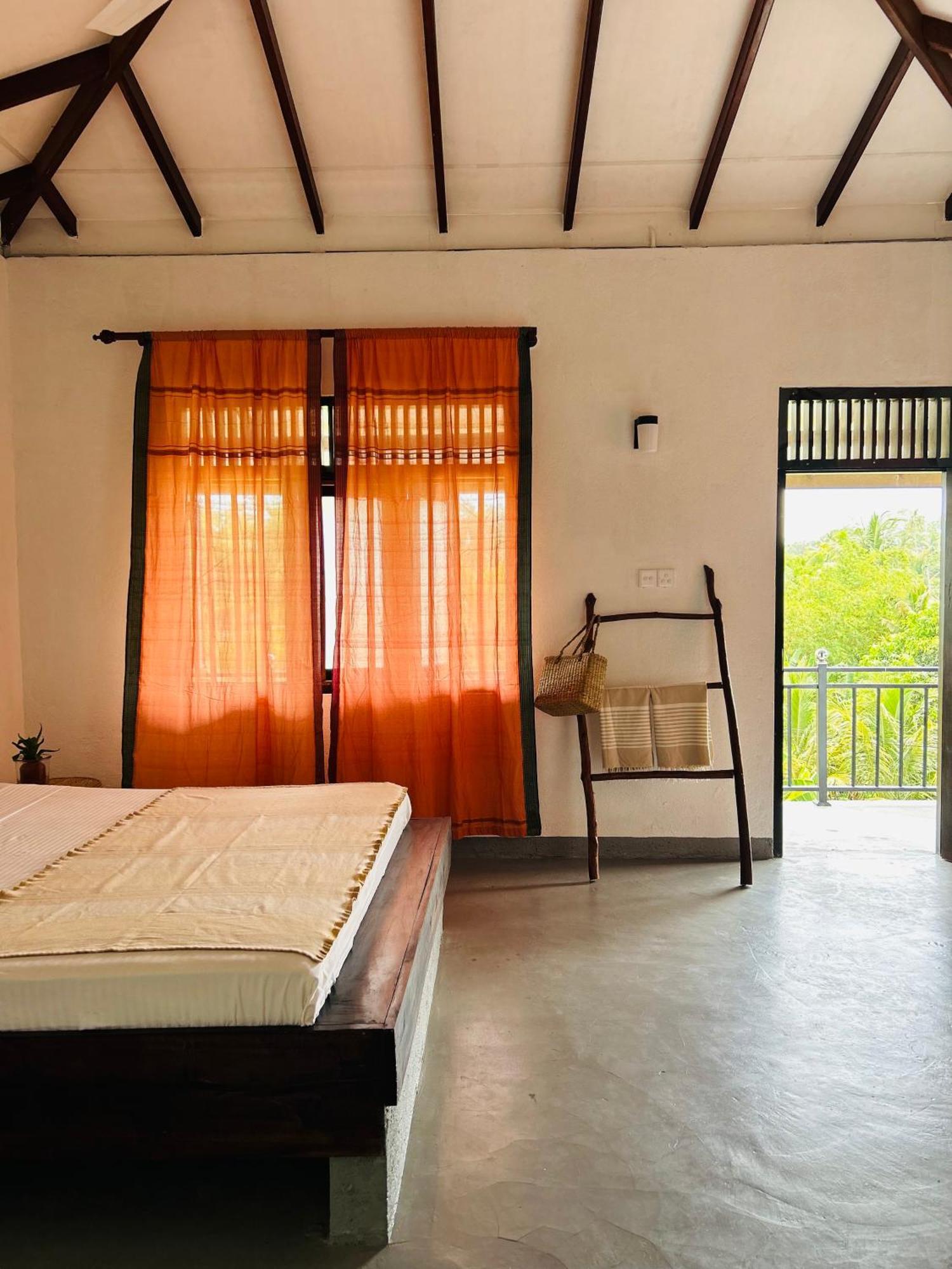 One Bhakthi Hotell Ahangama Exteriör bild