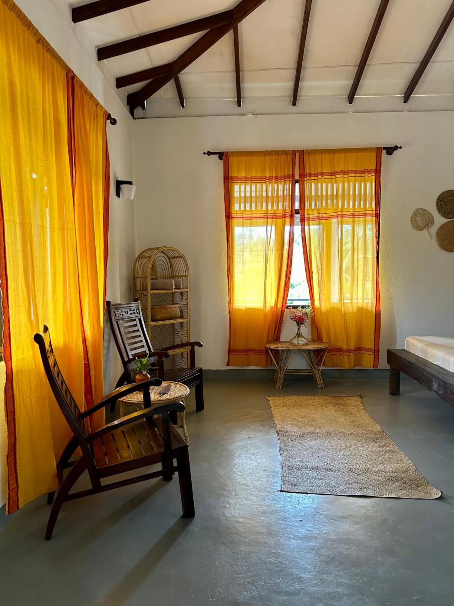 One Bhakthi Hotell Ahangama Exteriör bild