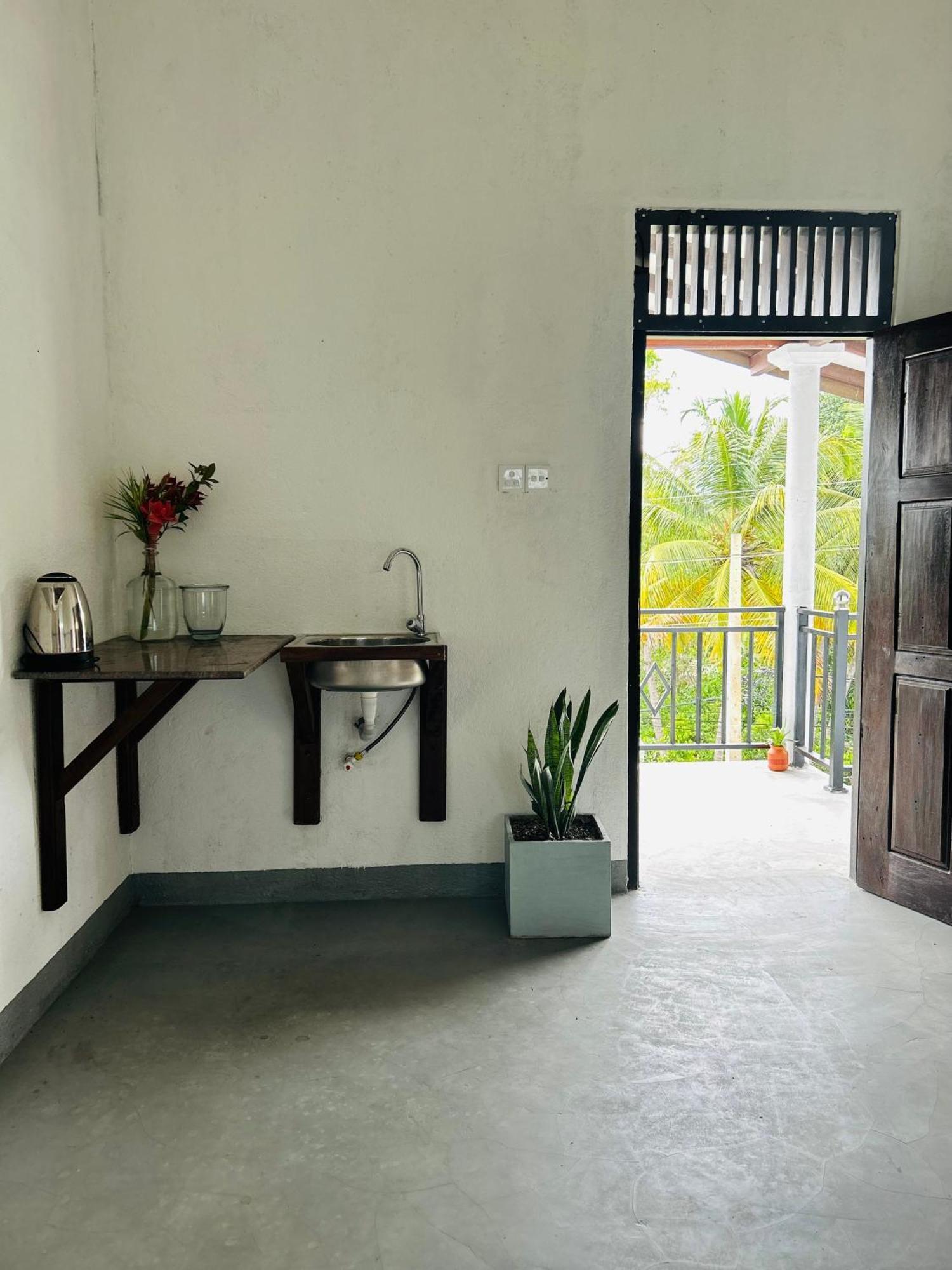 One Bhakthi Hotell Ahangama Exteriör bild