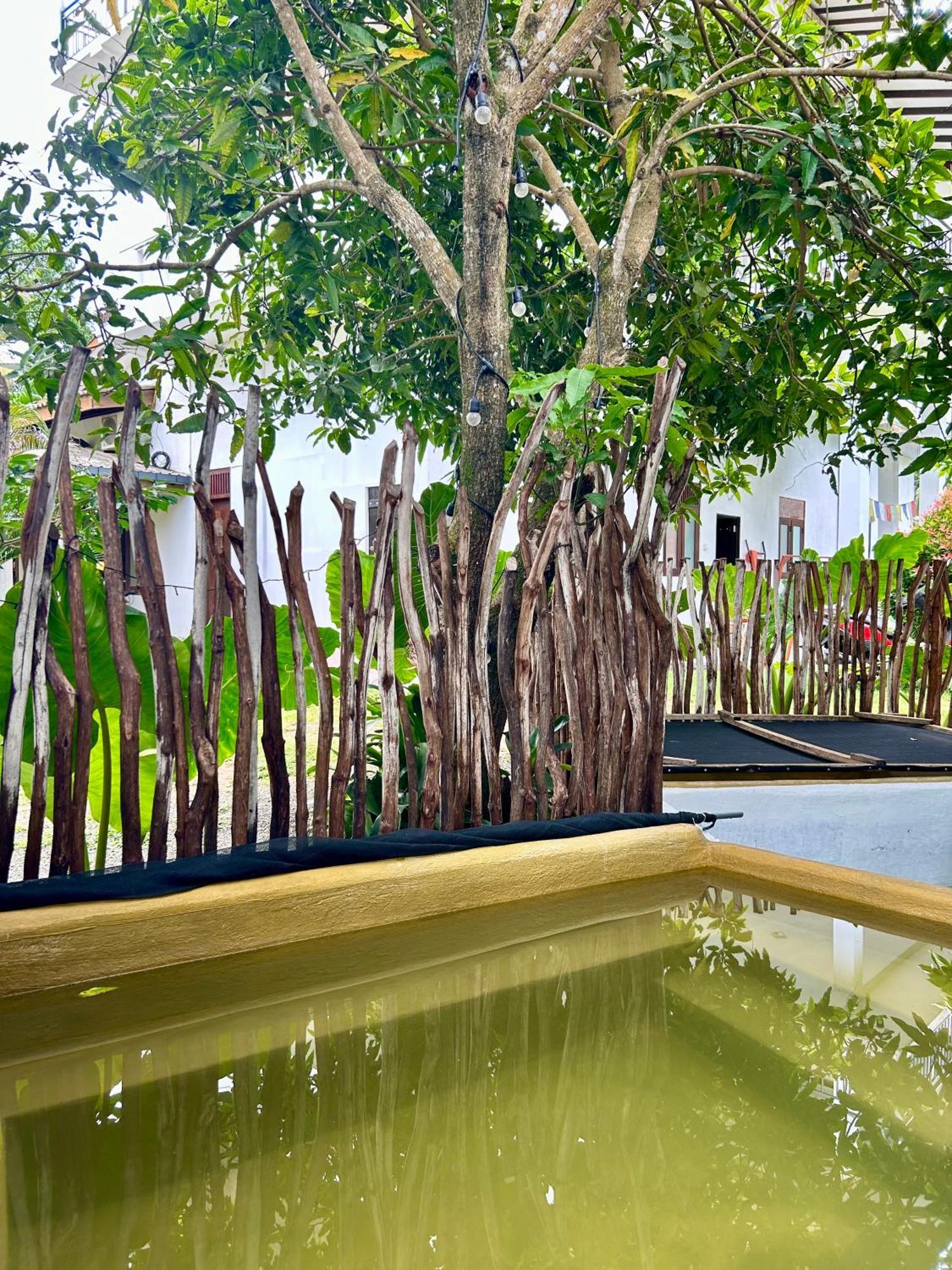 One Bhakthi Hotell Ahangama Exteriör bild