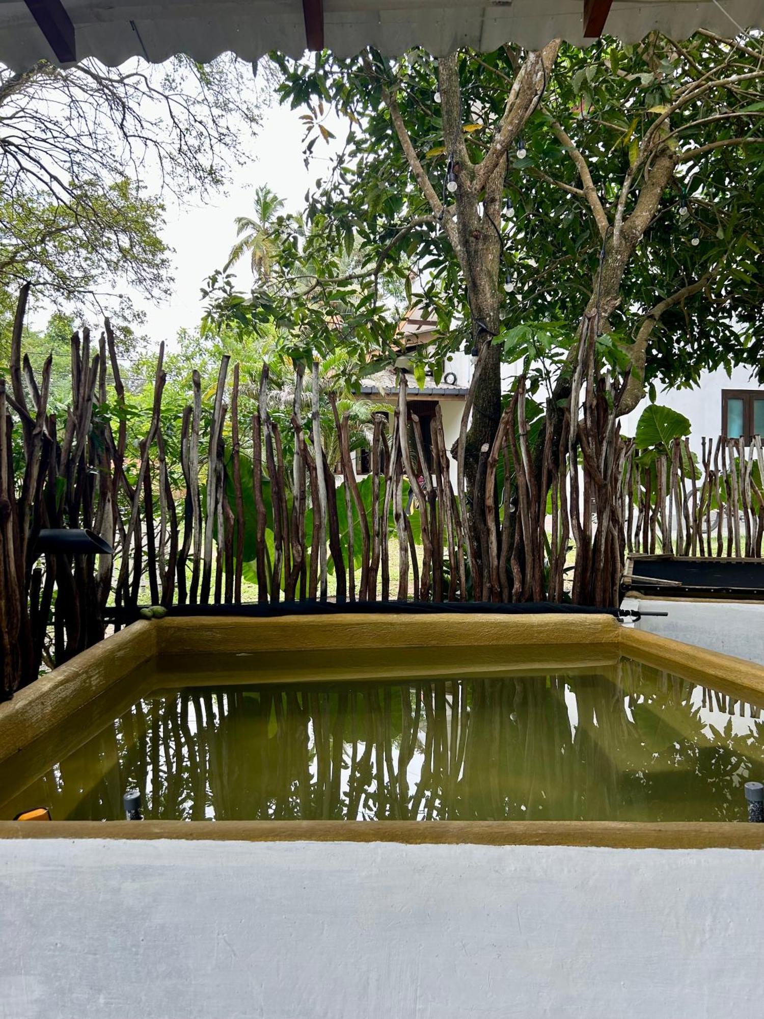 One Bhakthi Hotell Ahangama Exteriör bild