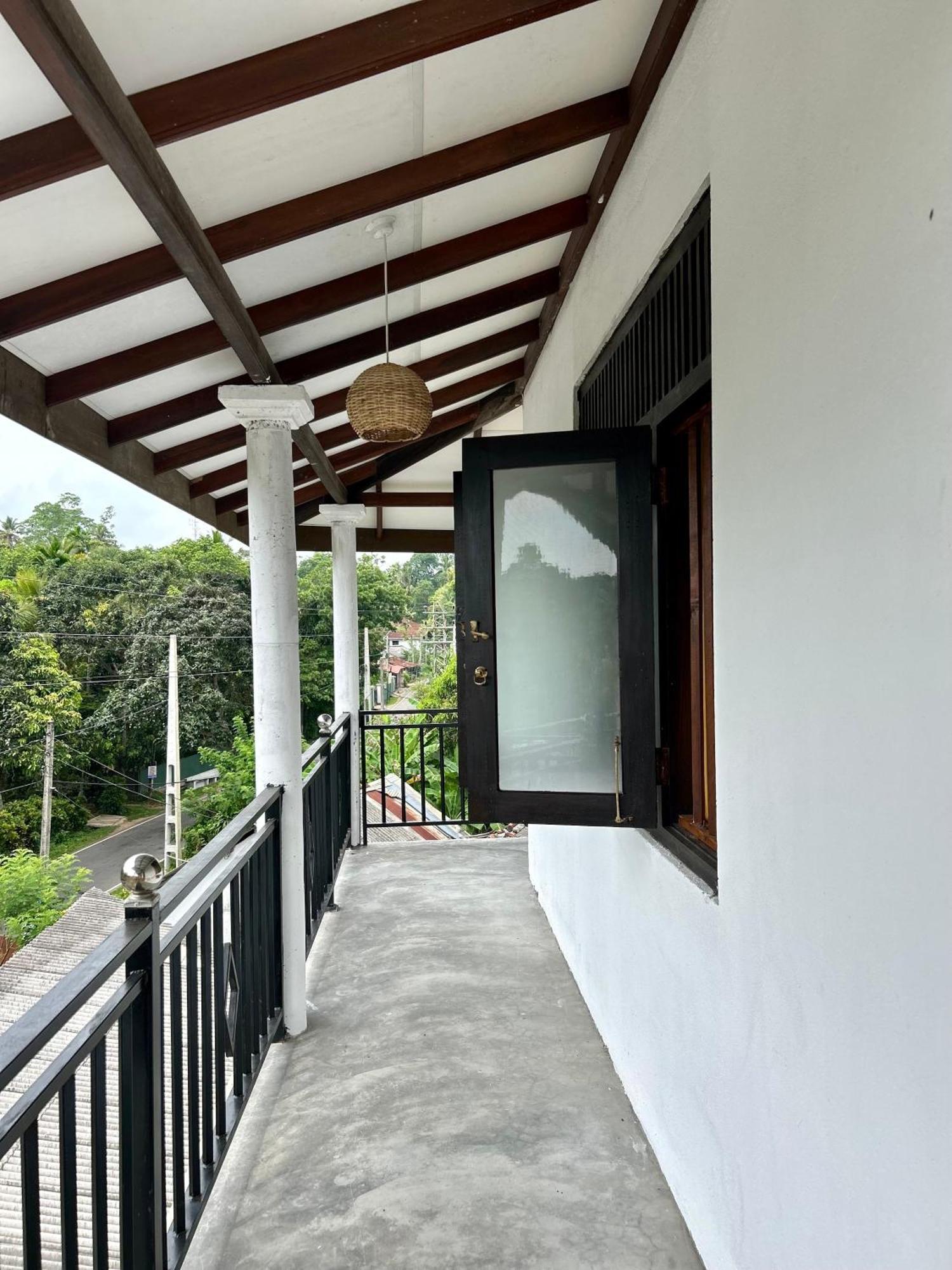 One Bhakthi Hotell Ahangama Exteriör bild