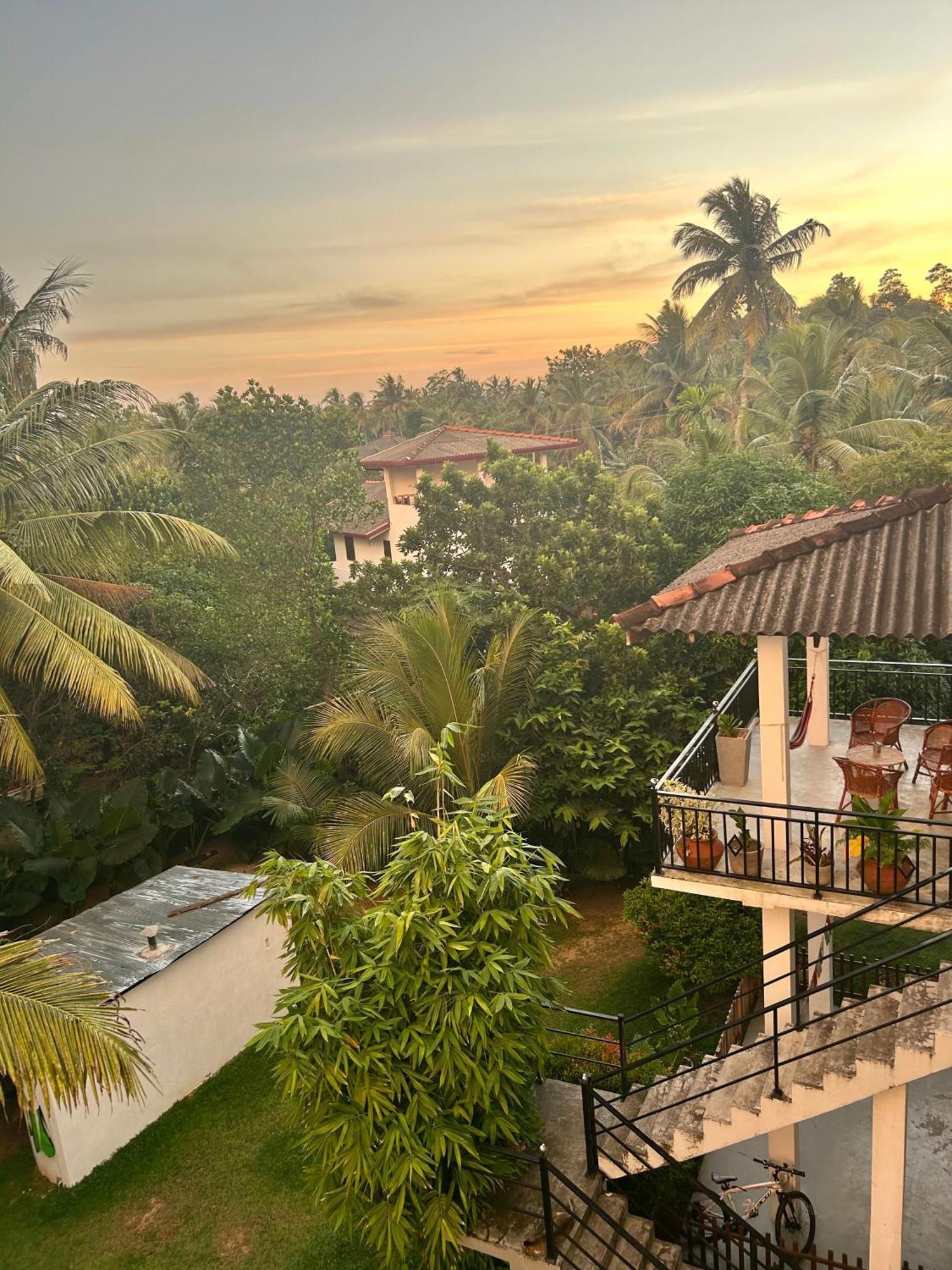 One Bhakthi Hotell Ahangama Exteriör bild